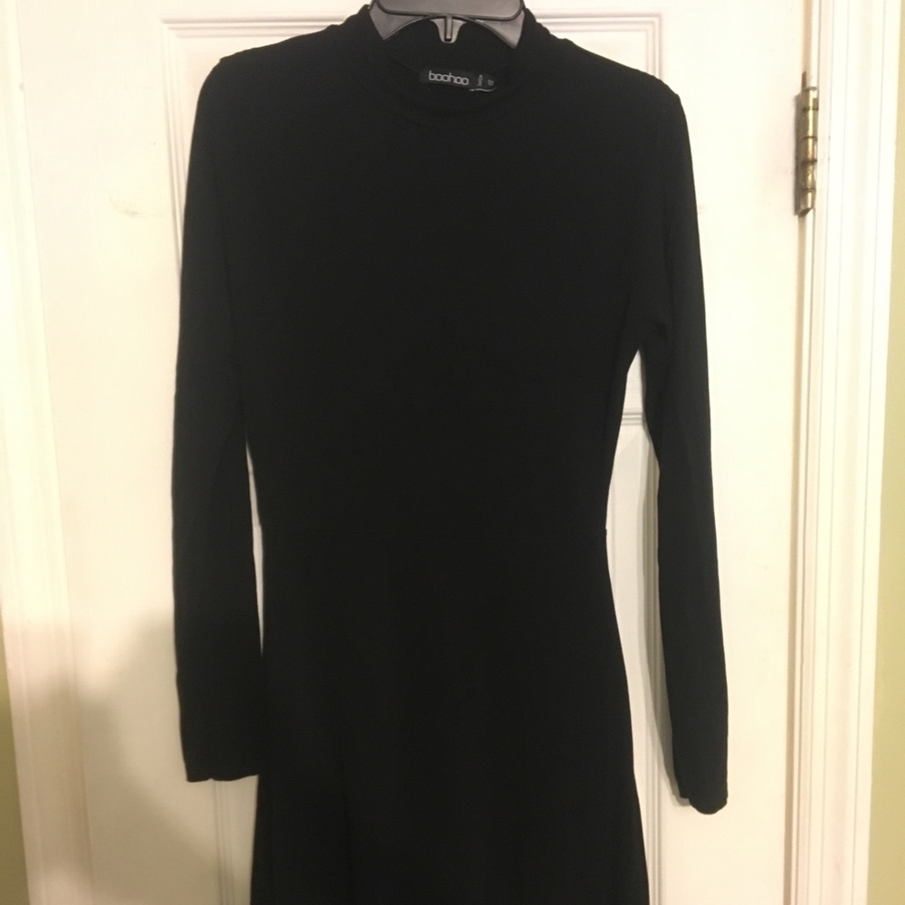 Boohoo small black dress
